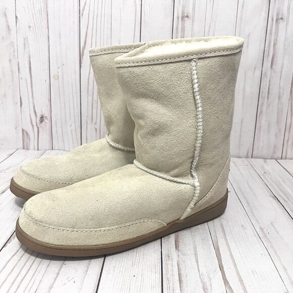 Minnetonka Suede Sheepskin Fur Lined Boots Size 10 Color Sand - Picture 2 of 10
